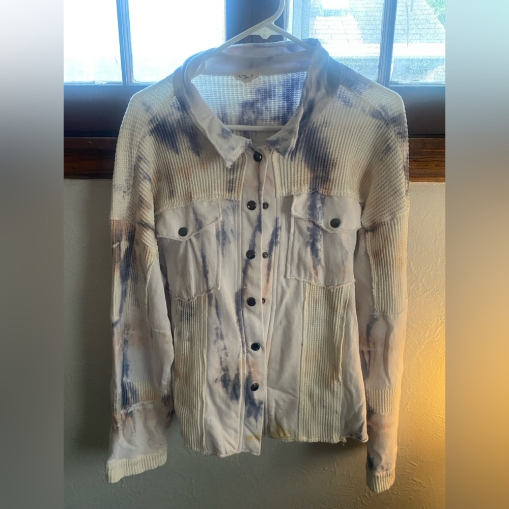 POL Blue and Cream Tie-Dye Shirt